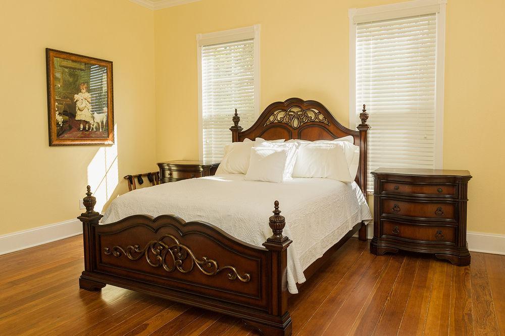 Red Velvet Inn Navasota Ngoại thất bức ảnh